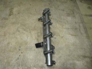 Топливная рампа Audi A3 8P/8PA [рестайлинг] 2004-2008, 2.0 л, бензин, 06D906051A