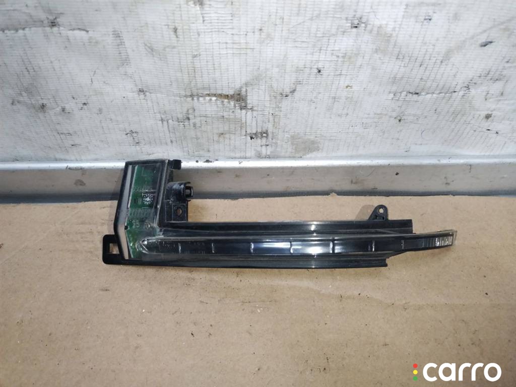 8K0949101A Повторитель в зеркало передний левый Audi A8 D3/4E [2-й рестайлинг] 2008г. - фото №1