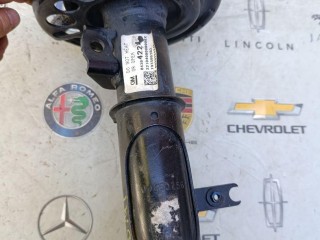 амортизатор передний левый, ориг. номер 84384224, Chevrolet Malibu 9 поколение [рестайлинг] 2018-2026