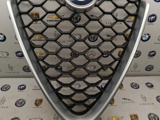 решетка радиатора, ориг. номер 156119585, Alfa Romeo Giulia 2 поколение 2015-2020