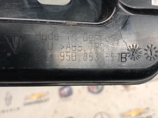 кронштейн крепления порога левый, ориг. номер 95B853557B, Porsche Macan 1 поколение [2-й рестайлинг] 2021-2024