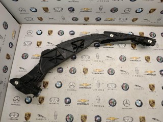 кронштейн крепления бампера переднего правый, ориг. номер 95B807890F, Porsche Macan 1 поколение [2-й рестайлинг] 2018-2021