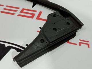 Уплотнитель передней двери, ориг. номер 100542100D, Tesla Model S 2012-2016