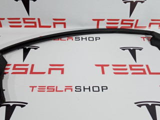 Уплотнитель передней двери, ориг. номер 100542100D, Tesla Model S 2012-2016