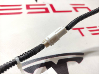 разъем (фишка) проводки, ориг. номер 1039007-00-A, 1004422-91-N, Tesla Model S 2012-2016