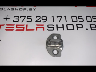 Петля замка двери, ориг. номер 1107262-00-C, Tesla Model 3 2017-2021