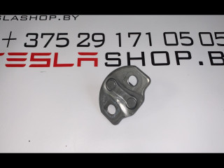 Петля замка двери, ориг. номер 1107262-00-C, Tesla Model 3 2017-2021
