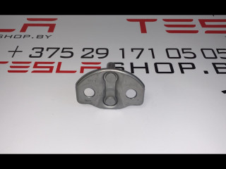 Петля замка двери, ориг. номер 1107262-00-C, Tesla Model 3 2017-2021