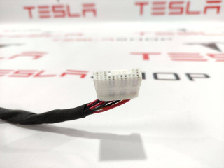 разъем (фишка) проводки, ориг. номер 1032447-80-F, Tesla Model X 2015-2021