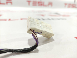 разъем (фишка) проводки, ориг. номер 1032447-80-F, Tesla Model X 2015-2021