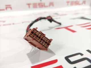 разъем (фишка) проводки, ориг. номер 1032447-80-F, Tesla Model X 2015-2021