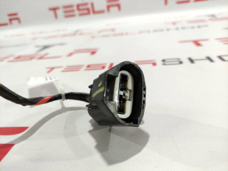 разъем (фишка) проводки, ориг. номер 1009096-00-G, Tesla Model S 2012-2016