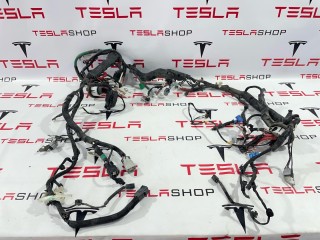 Разъем (фишка) проводки Tesla Model 3 2017-2021
