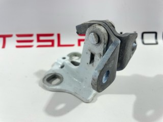Петля двери Tesla Model 3 2017-2021