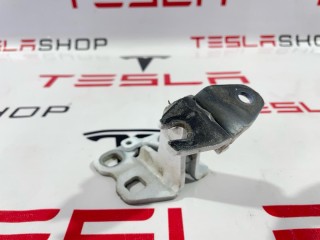 Петля двери Tesla Model 3 2017-2021