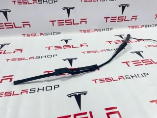 Щеткодержатель (поводок стеклоочистителя, дворник) Tesla Model 3 2017-2021