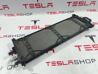 радиатор основной, ориг. номер 1077082-00-C, Tesla Model 3 2017-2021