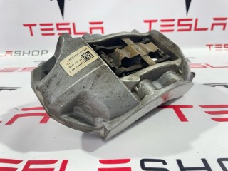 Суппорт передний правый Tesla Model 3 2017-2021