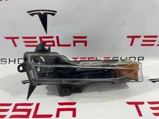 Фара противотуманная правая Tesla Model 3 2017-2021