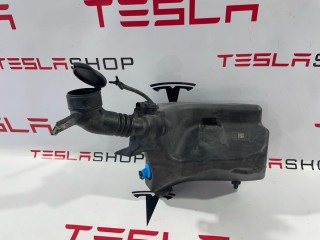 Бачок омывателя передний Tesla Model 3 2017-2021