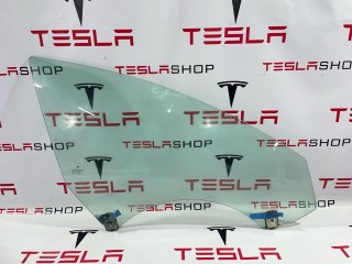 Стекло двери передней правой Tesla Model 3 2017-2021