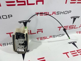 Замок двери передней правой Tesla Model 3 2017-2021