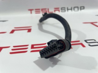 Разъем (фишка) проводки Tesla Model 3 2017-2021