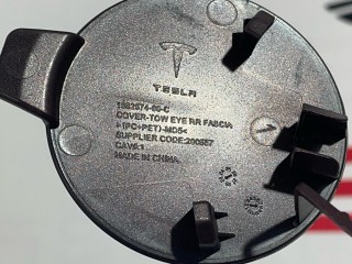 заглушка заднего бампера под крюк, ориг. номер 1582574-00-A, Tesla Model 3 2 2024-2026