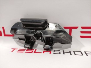 Кронштейн накладки, стойки В, ориг. номер 1103776-00-L, Tesla Model 3 2017-2021