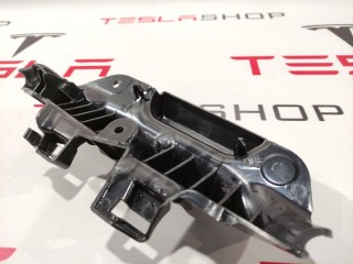Кронштейн накладки, стойки В, ориг. номер 1103776-00-L, Tesla Model 3 2017-2021