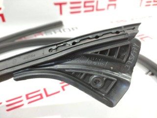 Уплотнитель проема дверного, ориг. номер 1497677-00-A, Tesla Model Y 2020-2026