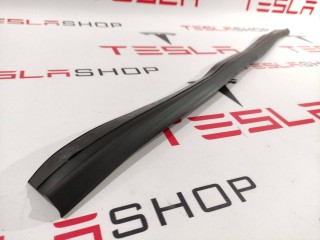 Уплотнитель люка панорамной крыши, ориг. номер 1045953-00-A, Tesla Model S 2012-2016
