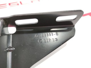 Кронштейн сиденья 2-го ряда правый, ориг. номер 1006863-00-B, Tesla Model S 2012-2016