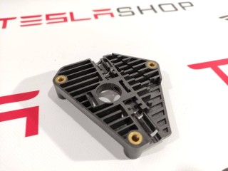 Кронштейн мотора привода люка, ориг. номер 6008697-00-A, Tesla Model S 2012-2016
