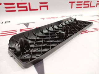 Панель для отдыха ноги водителя, ориг. номер 6005968-00-C, Tesla Model S 2012-2016