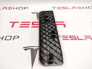 Панель для отдыха ноги водителя, ориг. номер 6005968-00-C, Tesla Model S 2012-2016