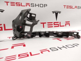 Кронштейн накладки, стойки В, ориг. номер 1051824-00-B, Tesla Model X 2015-2021