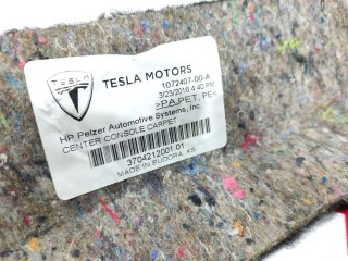 Коврик кронштейна центральной консоли, ориг. номер 1072407-00-A, Tesla Model X 2015-2021