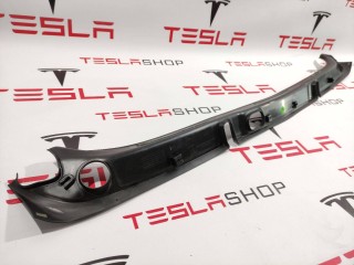 Облицовка проема багажника, ориг. номер 1047885-00-C, 1047885-00-A, Tesla Model X 2015-2021