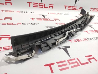 Накладка стойки А, ориг. номер 1050724-00-A, 1035939-04-E, Tesla Model X 2015-2021