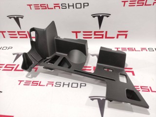 Накладка пластиковая под рулевой колонкой, ориг. номер 1035577-00-D, Tesla Model X 2015-2021