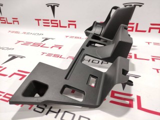 Накладка пластиковая под рулевой колонкой, ориг. номер 1035577-00-D, Tesla Model X 2015-2021