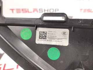 Накладка стойки С, ориг. номер 1035957-04-D, Tesla Model X 2015-2021