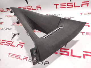 Накладка стойки С, ориг. номер 1035957-04-D, Tesla Model X 2015-2021