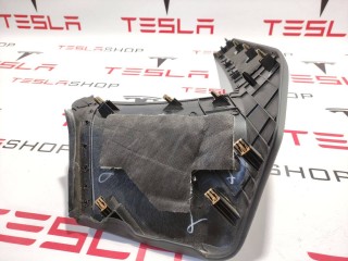 Накладка центральной панели, ориг. номер 1007882-00-, Tesla Model X 2015-2021