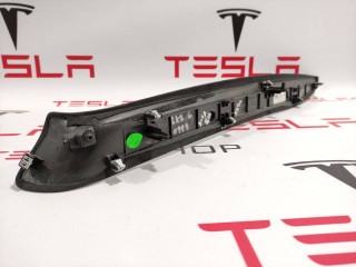 Накладка декоративная стойки A (магнит), ориг. номер 1050294-04-E, Tesla Model X 2015-2021