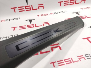Накладка дверного порога, ориг. номер 1035985-00-E, Tesla Model X 2015-2021