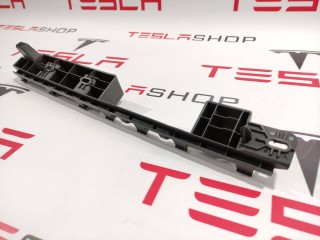 прочая запчасть, ориг. номер 1053726-00-B, Tesla Model X 2015-2021