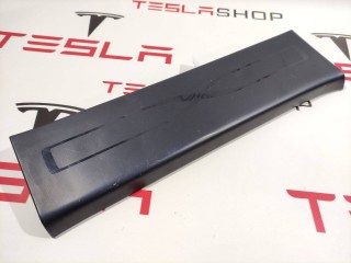 Накладка дверного порога, ориг. номер 1053195-00-E, Tesla Model X 2015-2021