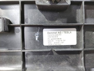 Накладка дверного порога, ориг. номер 1053195-00-E, Tesla Model X 2015-2021